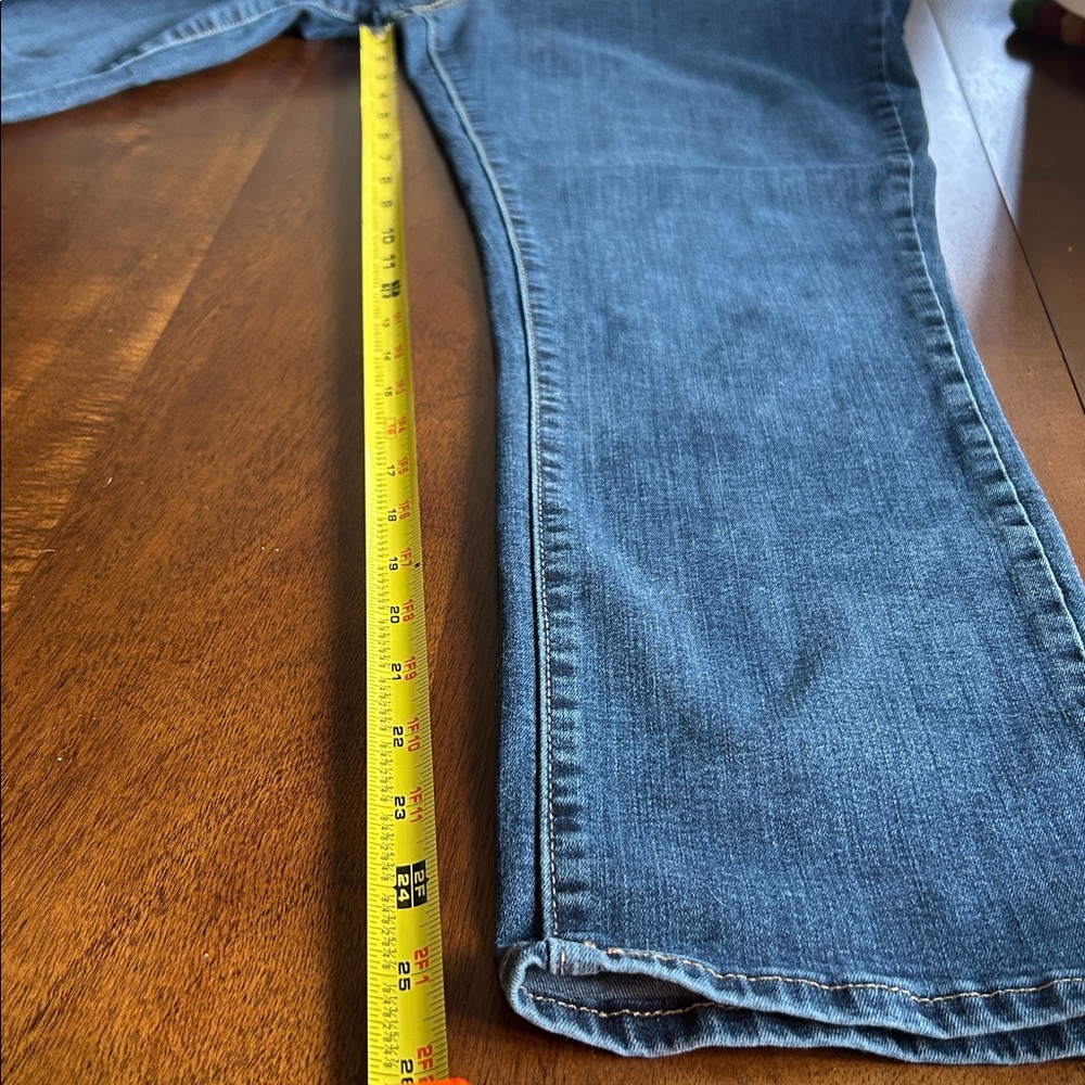 Denizen from Levi's Blue Straight Leg Jeans mid-rise. Great condition - Picture 7 of 9